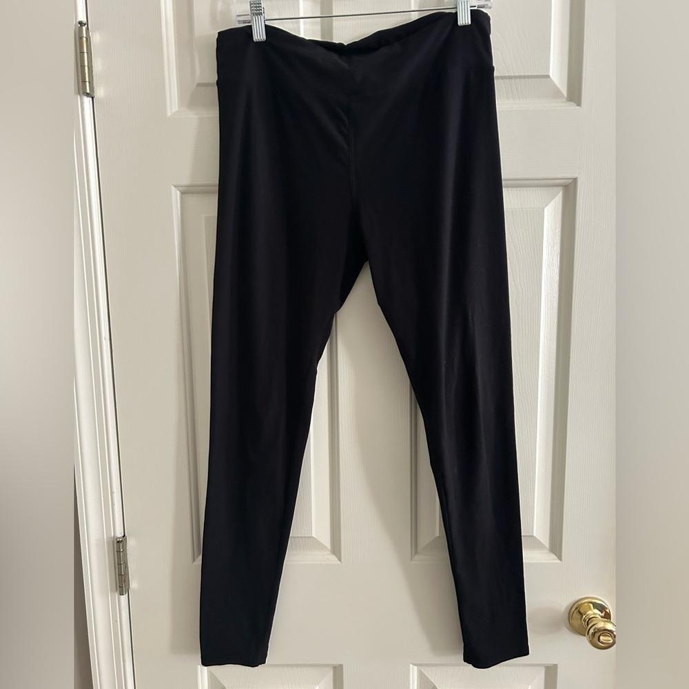 LuLaRoe Solid Black Leggings (Tall & Curvy)